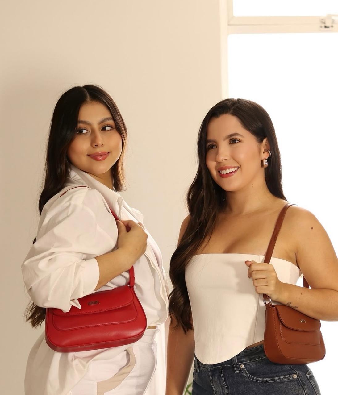 Cliente con bolso KEVA